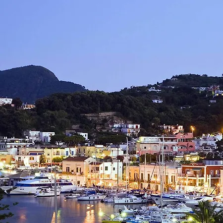 Yacht Porto 3*
